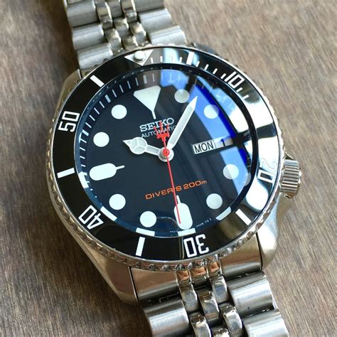 what is ceramic bezel